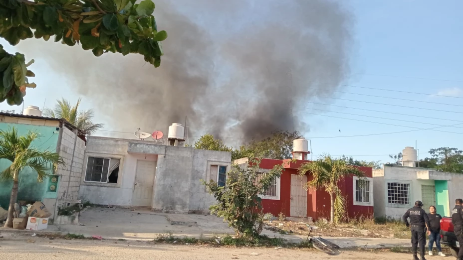Así fue el FUERTE INCENDIO que alertó a los vecinos del fraccionamiento Bella Vista, al sur de Mérida