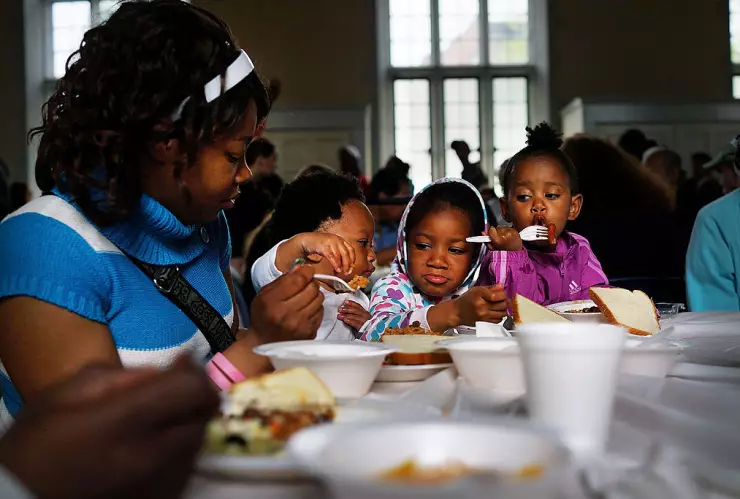Uno de cada seis niños viven en pobreza extrema
