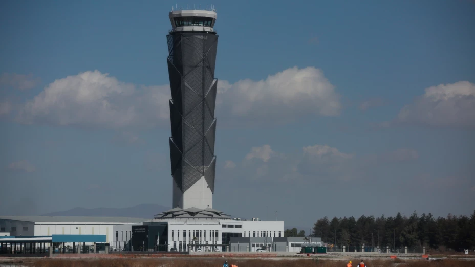 Torre de control de tráfico aéreo del Aeropuerto Internacional Felipe Ángeles.