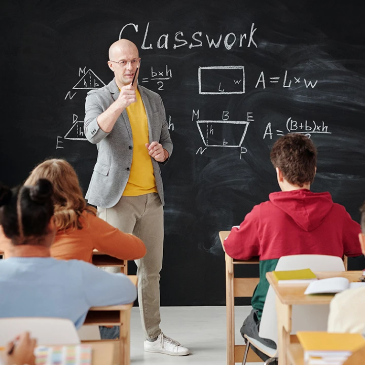 ¿Cómo funciona la educación tradicional en México?