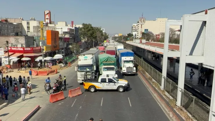 Manifestantes cierran calles en CDMX hoy