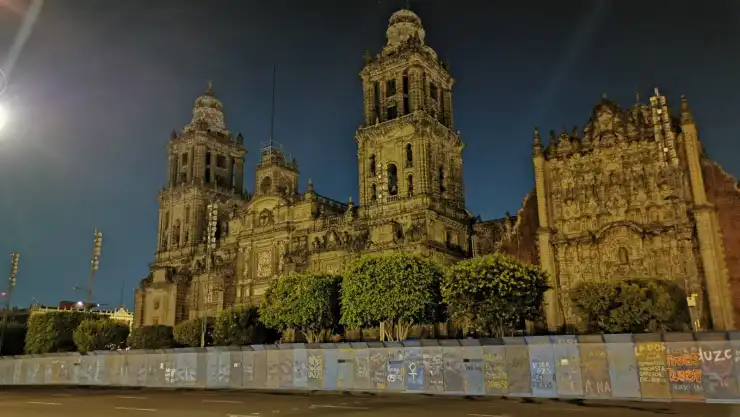 MONUMENTOS Y EDIFICIOS CON VALLAS.jpeg
