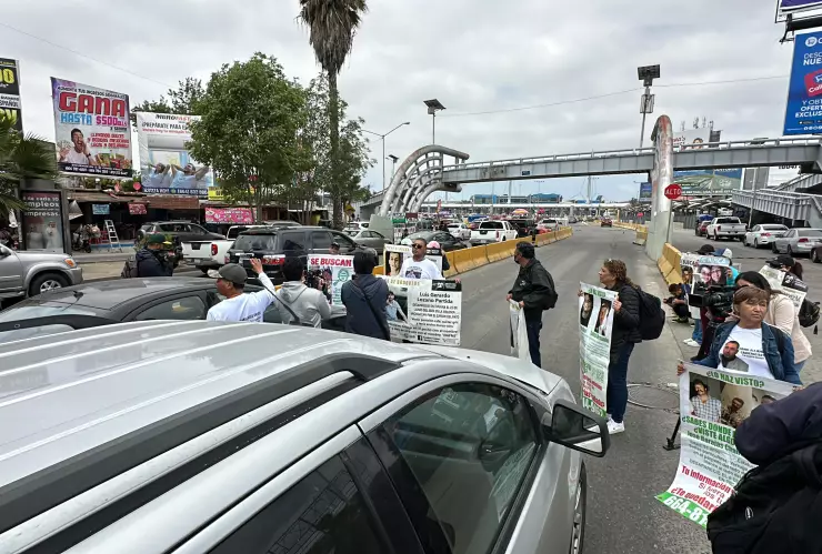 Manifestación en garita San Ysidro