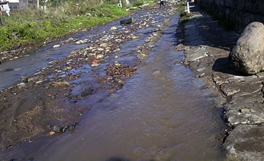 Una tormenta que afectó sobre todo el norte de Morelia y la zona conurbada con el municipio de Tarímbaro dejó como saldo una mujer muerta e inundaciones