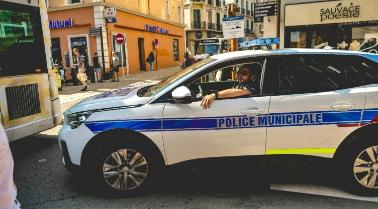 patrulla de policía de Francia.