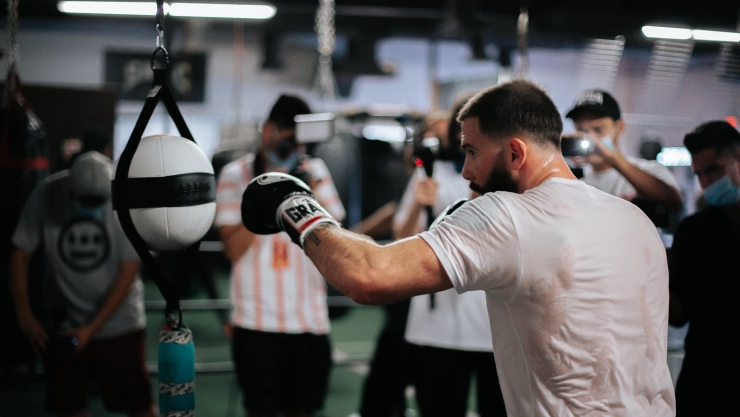 Caleb Plant entrenamiento pelea Canelo Álvarez