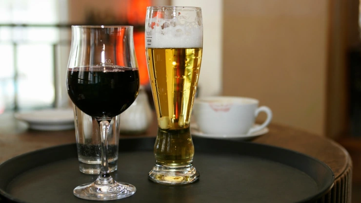 Existen muchos mitos en si la cerveza o el vino hacen bien a los deportistas de élite
