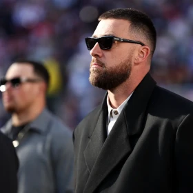 Travis Kelce llega al Super Bowl 2026 sin la compañía de Taylor Swift