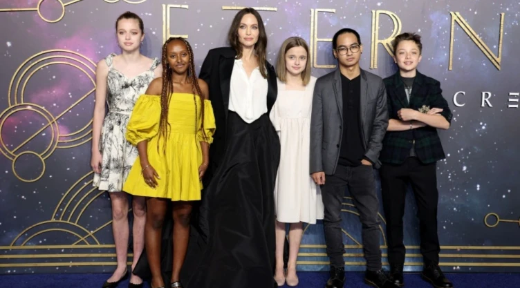 Angelina Jolie manipula a sus hijos contra Brad Pitt