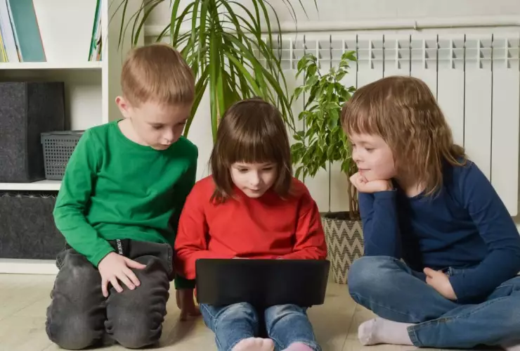 Australia prohíbe el acceso a redes sociales a menores