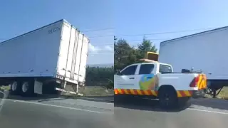 Tráiler se sale en carretera Perote-Altotonga ¿Cómo ocurrió?
