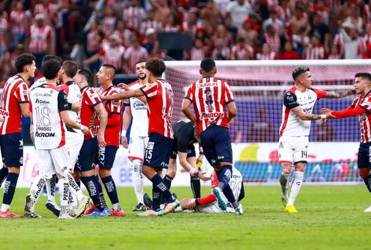 Previo al Play In Chivas vs Atlas: ¿Quién mantuvo mejor defensiva en el Apertura 2024?