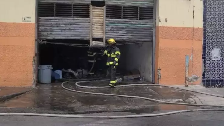 ¿Fue provocado? Esto informan sobre incendio en tienda comercial del Centro de Veracruz