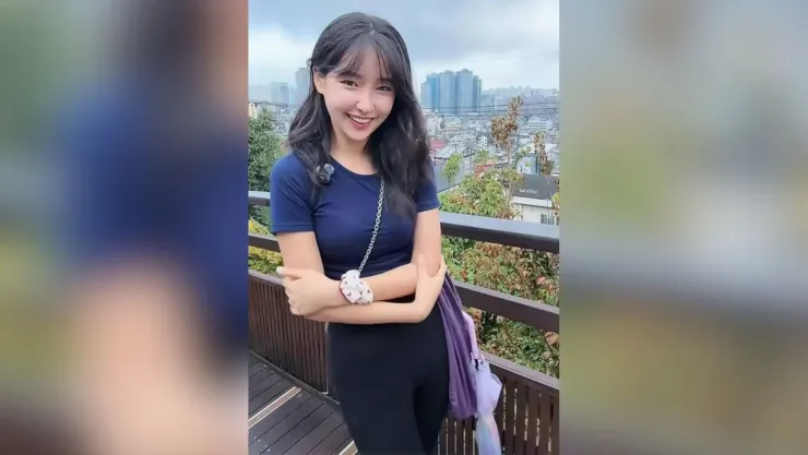 Yoon Ji-ah.