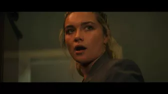 Yelena es una Viuda entrenada como Natasha, pero aún controlada mentalmente hasta que es liberada por un antídoto.