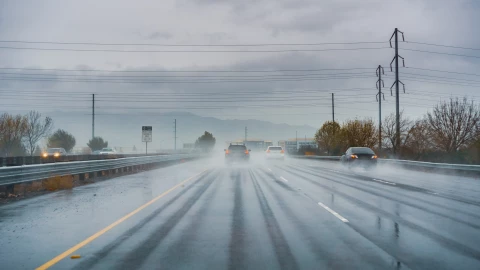 Carretera de California en un día lluvioso