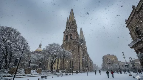 El Frente Frío 21 y canales de baja presión ponen en alerta a 16 estados; Jalisco está incluido