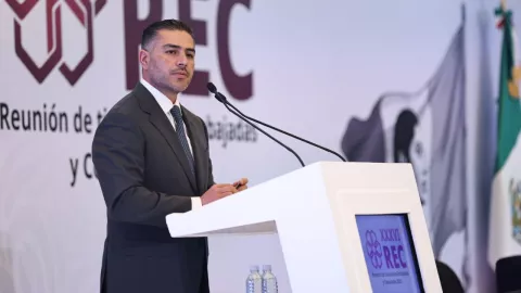 Omar García Harfuch comparte estrategia de seguridad con embajadores y consulados