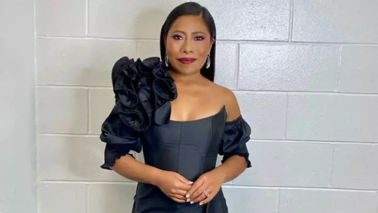 yalitza aparicio golden globes 2021.jpg