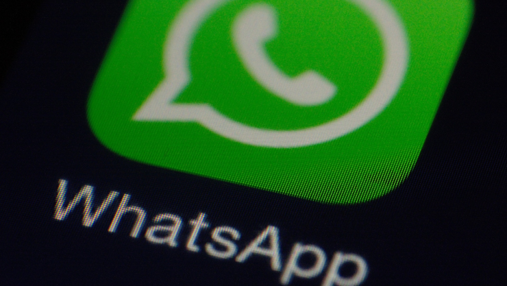 Mensajes temporales en WhatsApp; as&iacute; pueden guardarse en las conversaciones