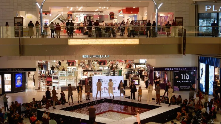 Galerías Monterrey tiene alrededor varias opciones para cambiar de ambiente sin irte muy lejos.