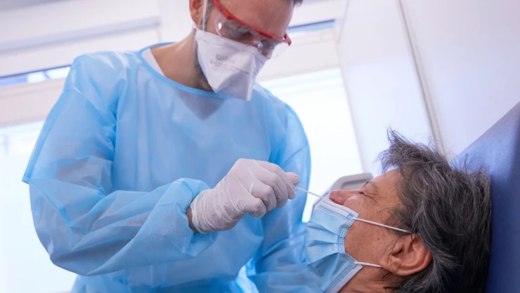 Variante Delta provoca el 60% de positivos a COVID-19 en CDMX