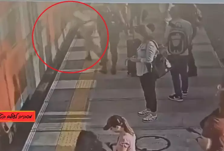 MUERE JOVEN CAER VÍAS DEL TREN VIDEO