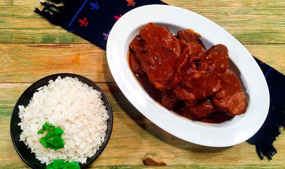 Receta Espinazo de cerdo en salsa de frijol