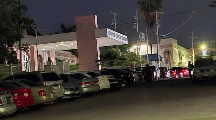 autos-estacionacionados-hospital-culiacan