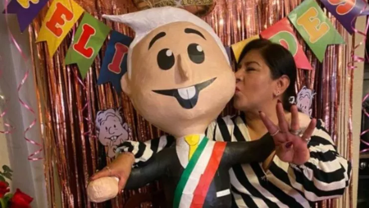 Mujer celebra cumpleaños con tematica de AMLO en TikTok