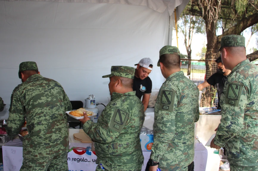 Todos nuestros voluntarios agradecen su enorme apoyo y comida.