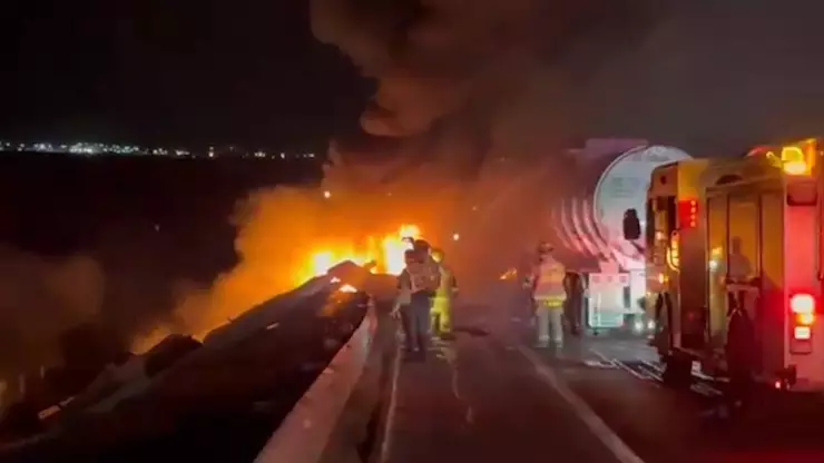Mueren-dos-traileros-tras chocar-eb-carretera-a-Ramos-Arizpe.jpg