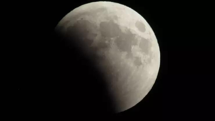 Eventos astronómicos septiembre 2024_ Cuándo será el eclipse Luna y dos lluvias de estrellas.jpg