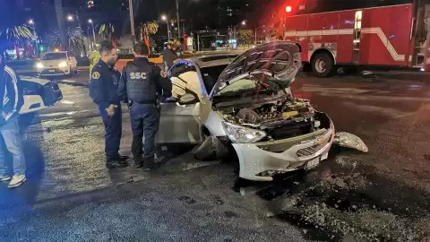 Polic&iacute;a ebrio.jpeg