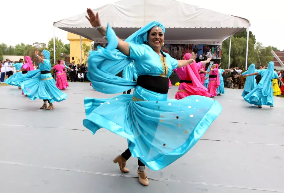 adulta mayor IMSS bailando OKI.jpg