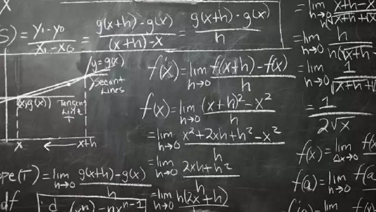 ¡Sorprendente! Despiden a profesor por dificultad en su clase