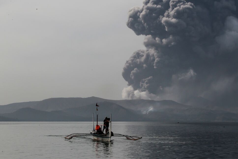 Mantienen nivel de alerta 4 en Filipinas por volcán Taal