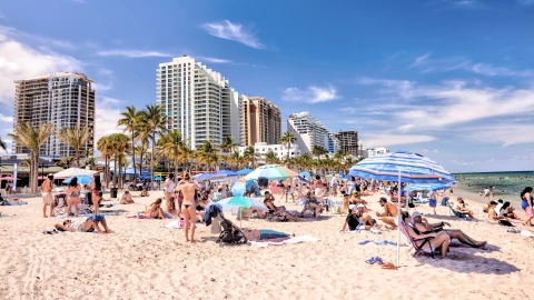 Playa de Fort Lauderdale en Spring Break.