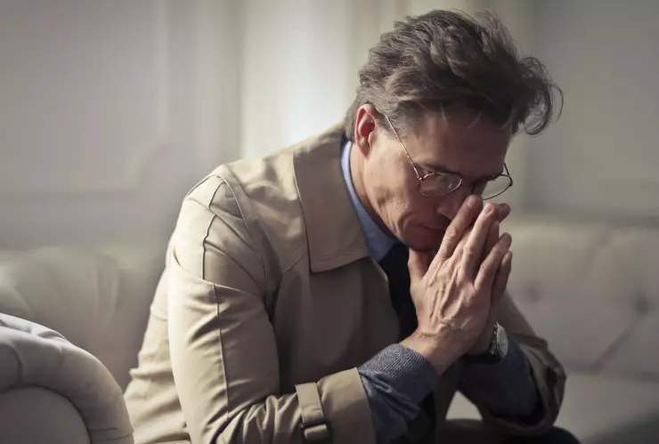 Los colores que visten las personas tristes, según la psicología