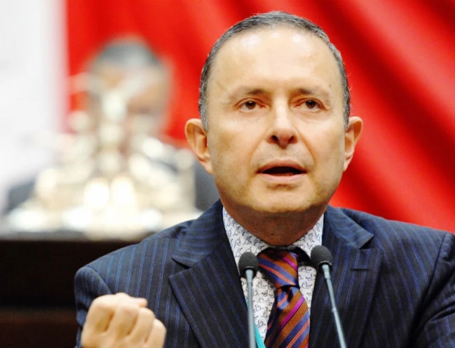 Fernando Castro Trenti, candidato que compite para la presidencia de Baja California, aseguró que ayudará a transportistas y escuelas de ser gobernador