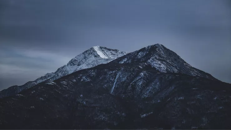Estudiantes muertos en montaña.jpg