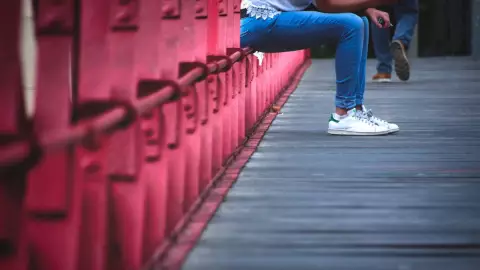 Mujer muerde lengua de su violador en Francia.