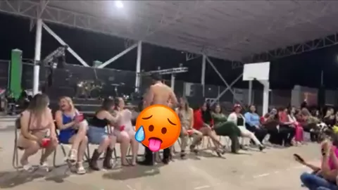 Madres de familia festejan su día con stripper ne una escuela en Hermosillo Sonora