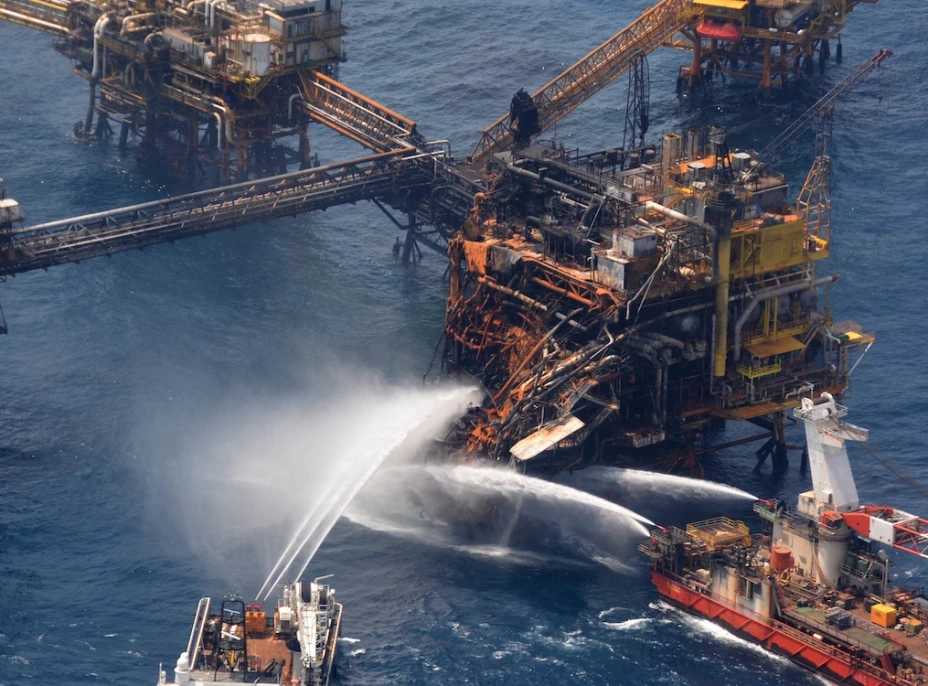 Explosión en plataforma Abkatún Alfa