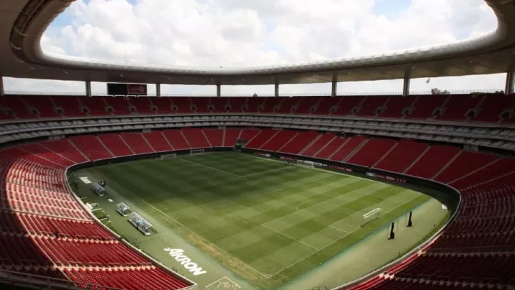 Chivas vs Cruz Azul Partido a puerta cerrada tras sanción en la Liga MX.jpg