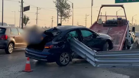 VIDEO: Conductor quedó prensado tras fuerte accidente en el Periférico Ecológico de Puebla hoy; tráfico afectado