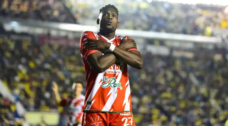 Diber Cambindo festejó como Cole Palmer vs América