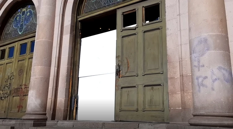 puerta-zacatecas-manifestantes.jpg