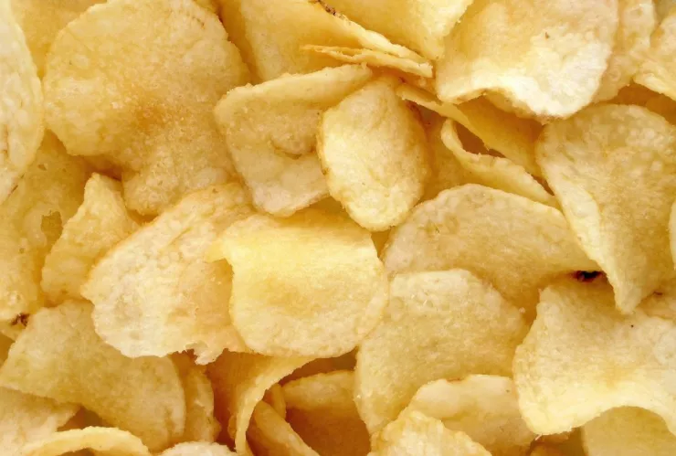 Las papitas que no deberías comer, según la Profeco.