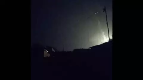 VIDEO Rusia bombardea Central Nuclear de Zaporiyia en Ucrania